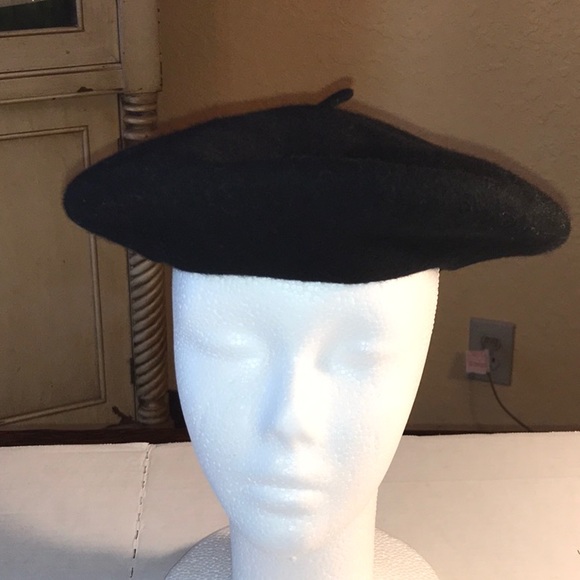 Beret - Picture 1 of 4
